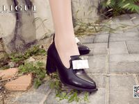 pretty lady dirty feet 61