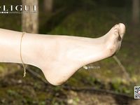 pretty lady dirty feet 62