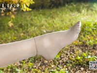 pretty lady dirty feet 63