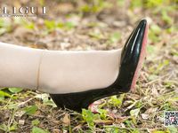 pretty lady dirty feet 63