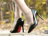 pretty lady dirty feet 63