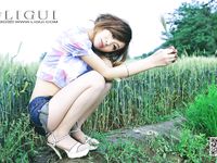 pretty lady dirty feet 76