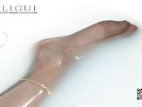 pretty lady dirty feet 79