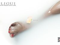 pretty lady dirty feet 79