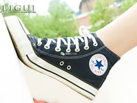 pretty lady dirty feet 82