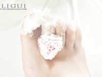 pretty lady dirty feet 84