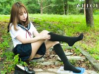 pretty lady dirty feet 85