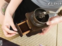 pretty lady dirty feet 118