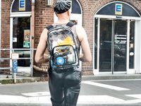 Plastikschlampe Volker G. outdoor in Plastik, Lack und PVC