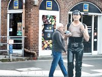 Plastikschlampe Volker G. outdoor in Plastik, Lack und PVC