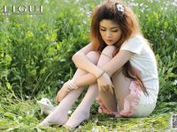 pretty lady dirty feet 133