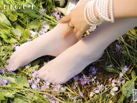 pretty lady dirty feet 133