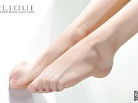 pretty lady dirty feet 149