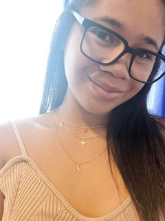 Petite chienne malgache soumise