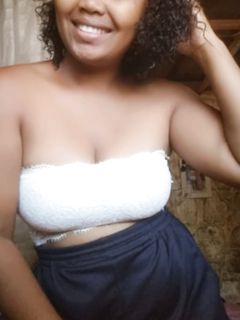 Pacia petite chienne malgache a baise