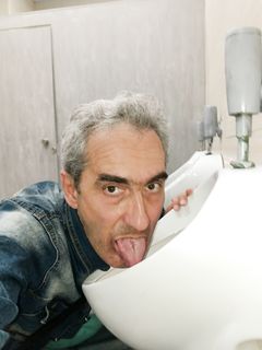 Toilet fagot loser Oleg Yakuba lick urinal.