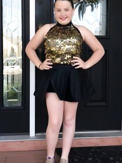 TEEN MISTRESS TO OBEY AND WORSHIP