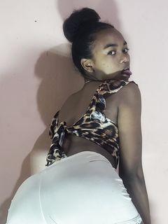 iSAH GROSSE CHIENNE MALGACHE