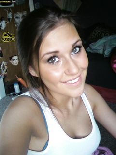 .. shes so damn stunning<3333