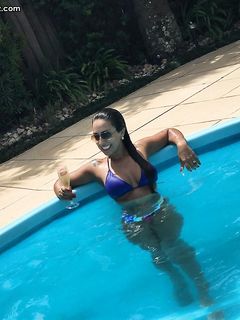 i want to kiss her so hard  3