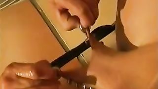 Amateur Extreme Cunt Rings & Fisting