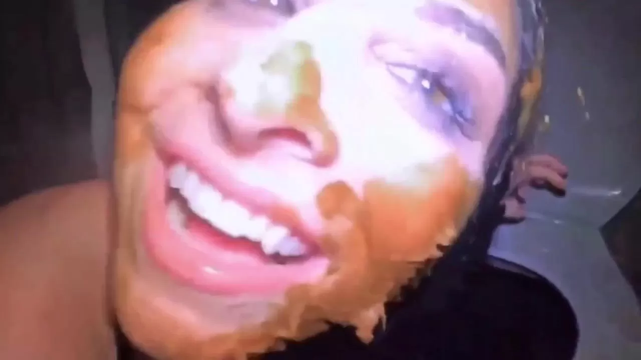 Dubai porta potty video uncensored