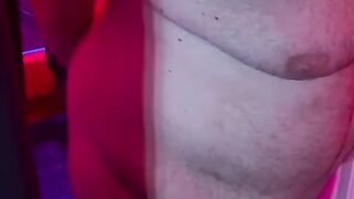 Am Fenster präsentiert