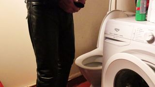 finnish guy taste his shit