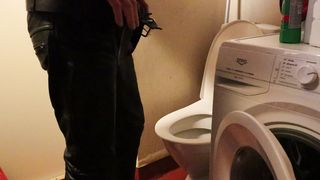 finnish guy taste his shit