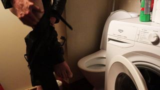 finnish guy taste his shit