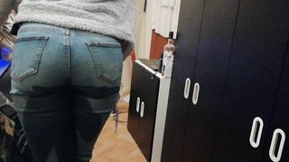 slut from belgium pissing in jeans