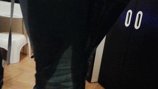 slut from belgium pissing in jeans