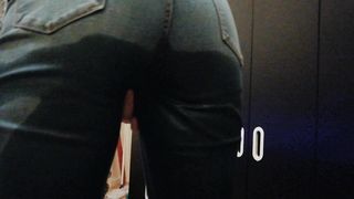 slut from belgium pissing in jeans