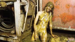 Maria Anjel Orgasm In The Milking Room