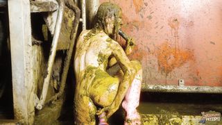 Maria Anjel Orgasm In The Milking Room