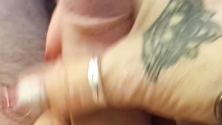 Sylvia Ringer : Handjob