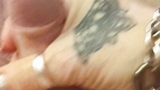 Sylvia Ringer : Handjob