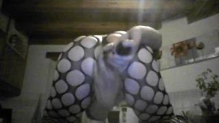 J adore porter des tenues de pute et me defoncer le cul