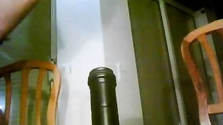 Je m empale sur un gode en tenue de pute