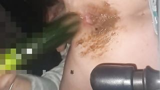 I fuck my shitty ass with a zucchini in my car