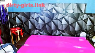 Latina Slut Covers Her Curves in Fresh Shit & Piss