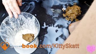Messy Kitty Skatt play!