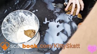 Messy Kitty Skatt play!