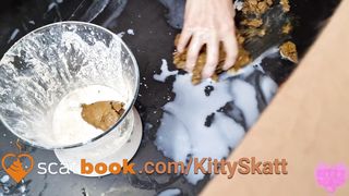 Messy Kitty Skatt play!