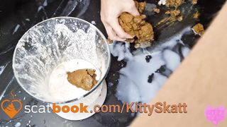 Messy Kitty Skatt play!