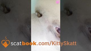 Kitty Skatt shits