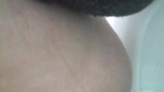 Kitty Skatt diarrhea on toilet
