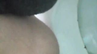 Kitty Skatt diarrhea on toilet