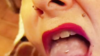 Sylvia Ringer : Cum Swallows