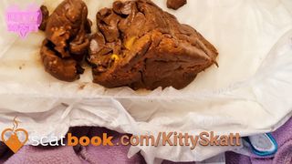 Kitty Skatt diaper full of shit!